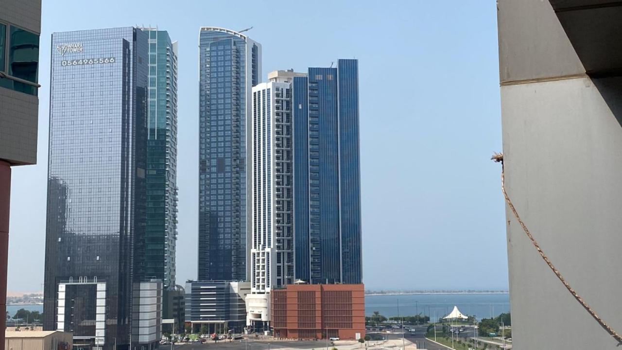 Sharing Motel Rooms Abu Dhabi Exterior photo