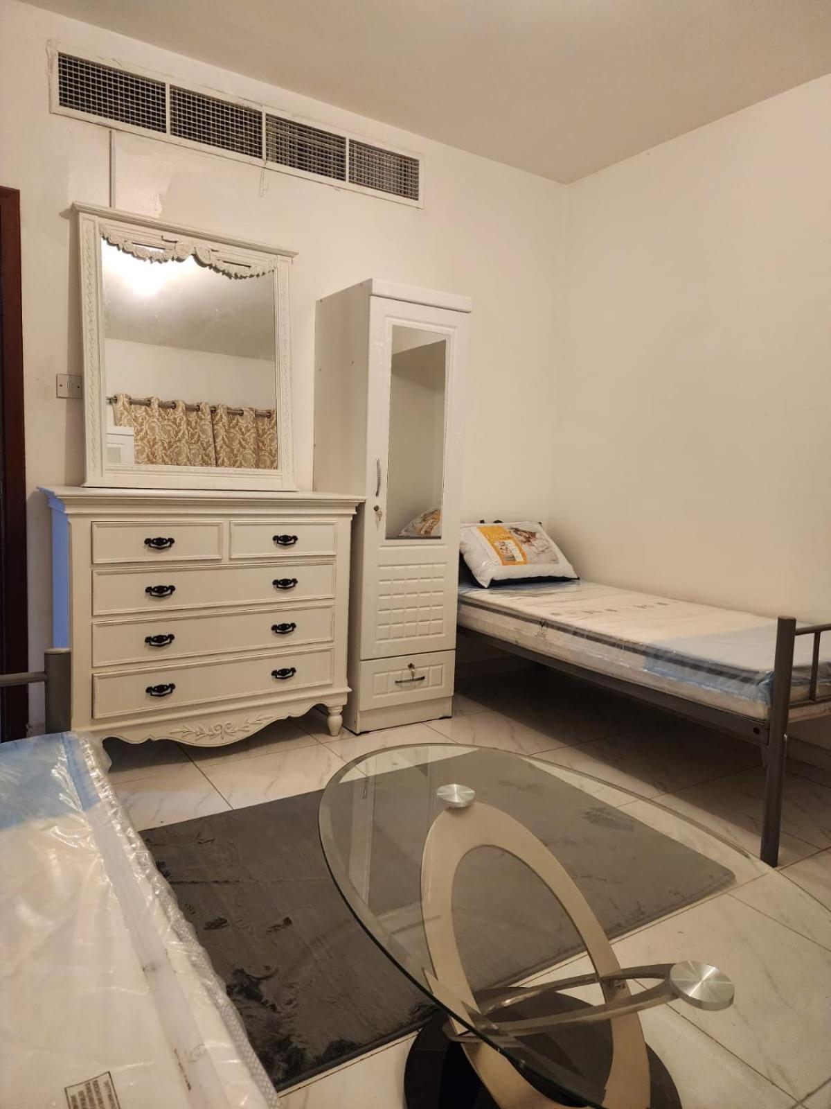 Sharing Motel Rooms Abu Dhabi Exterior photo